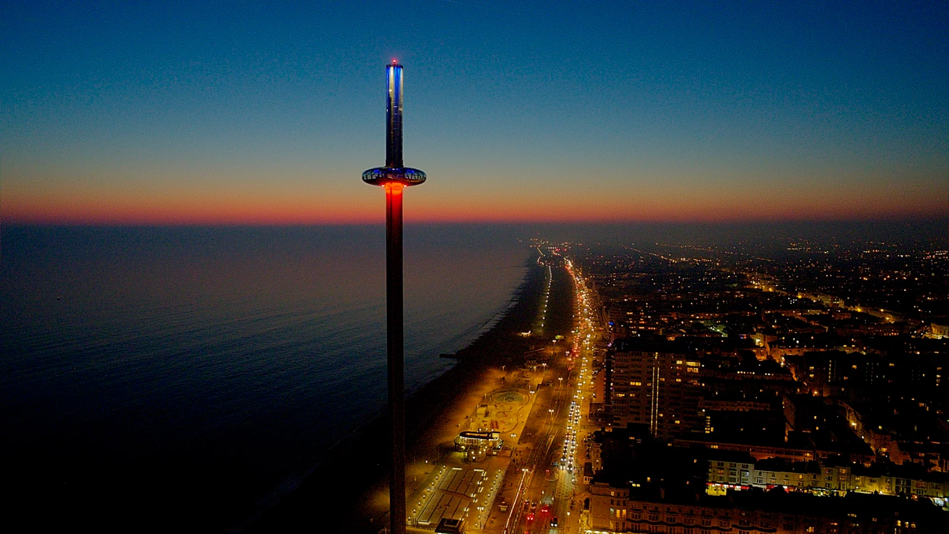 Brighton i360 photographed by Marc Pinter.